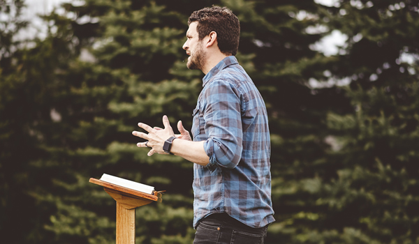 La Urgencia y el Poder de Proclamar al Cristo Crucificado